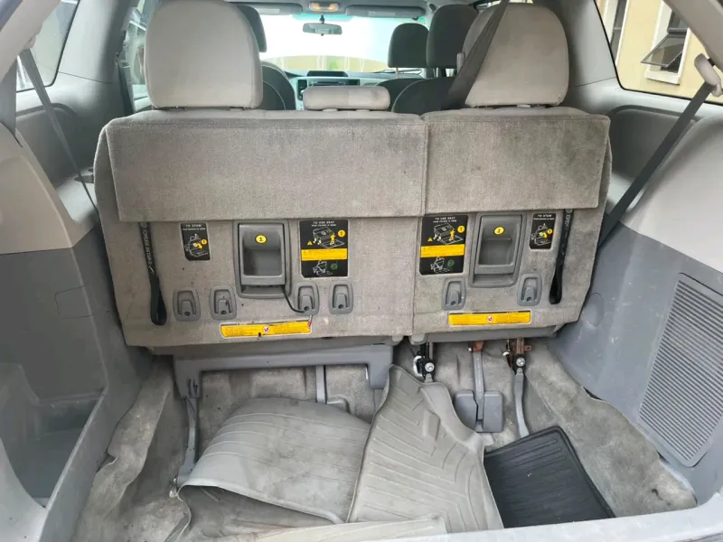 Thumbnail 3 of 2013 TOYOTA Sienna