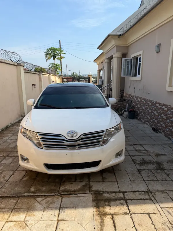 Main image of 2011 Toyota Venza