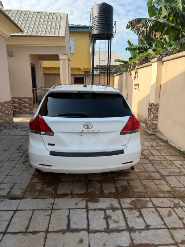 Thumbnail 5 of 2011 Toyota Venza