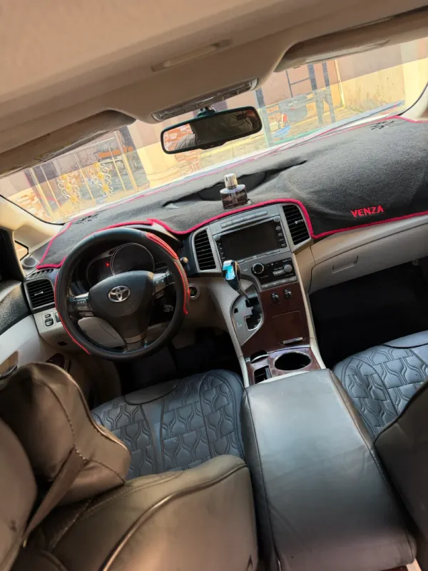 Thumbnail 6 of 2011 Toyota Venza