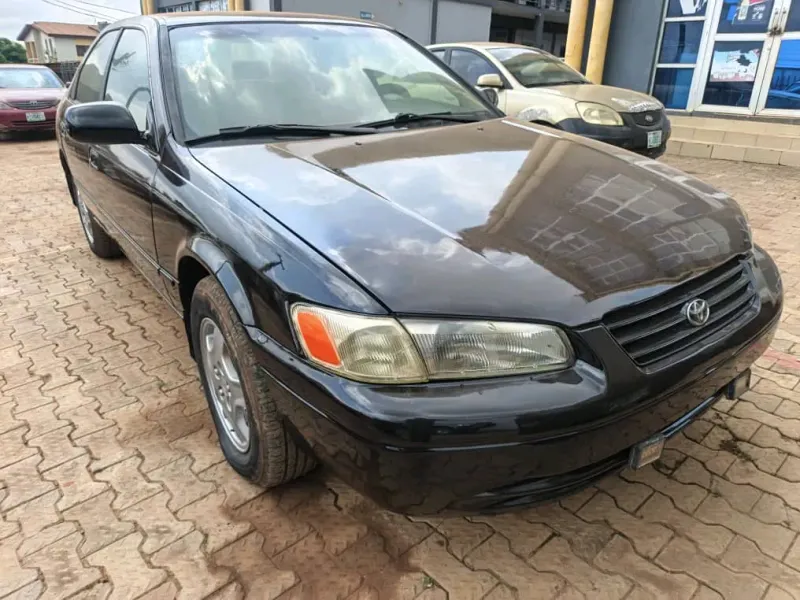 Main image of 1999 Toyota Camry