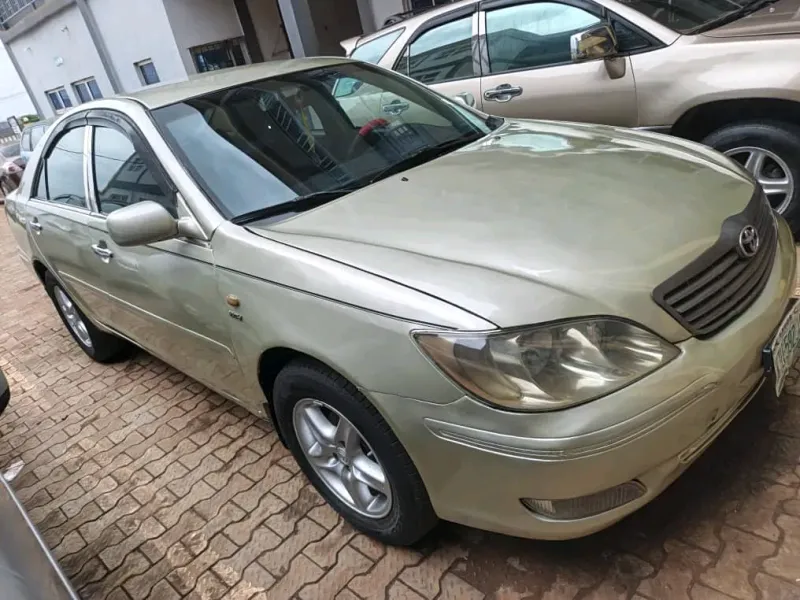 Thumbnail 3 of 2004 Toyota Camry 2.0E