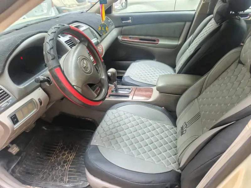 Main image of 2004 Toyota Camry 2.0E