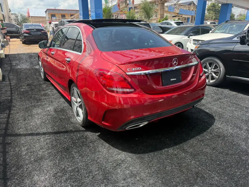 Thumbnail 9 of 2017 Mercedes-Benz C-Class Standard / Base