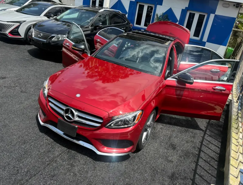 Thumbnail 2 of 2017 Mercedes-Benz C-Class Standard / Base