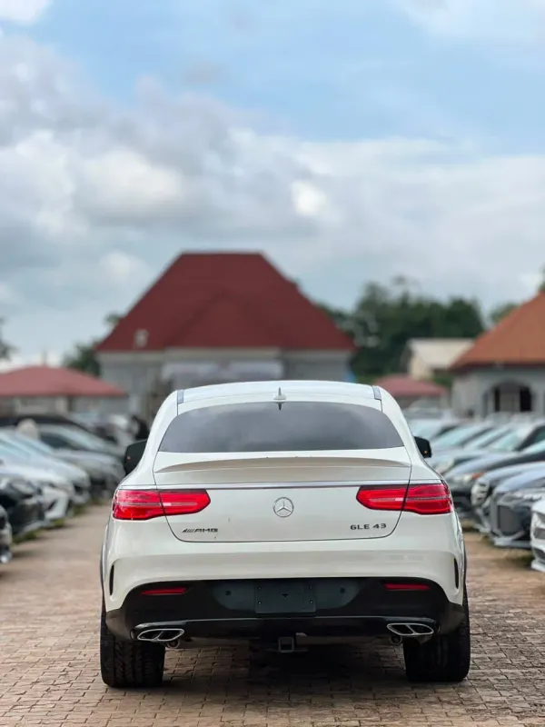 Thumbnail 4 of 2018 Mercedes-Benz GLE-Class AMG