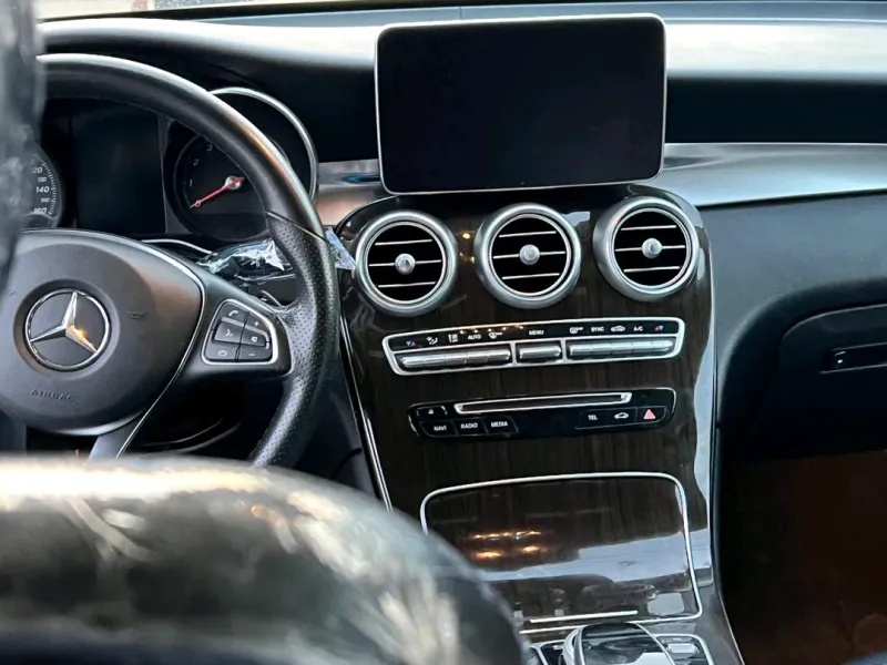 Thumbnail 3 of 2017 Mercedes-Benz GLC-Class