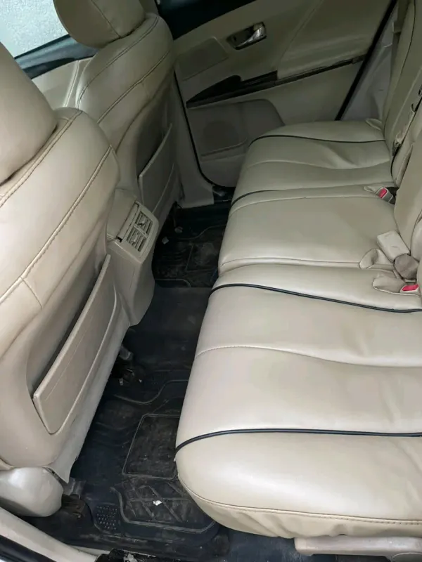 Thumbnail 9 of 2010 Toyota Venza