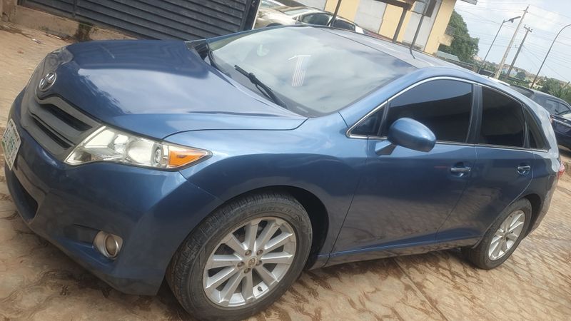 Thumbnail 9 of 2012 Toyota Venza SE
