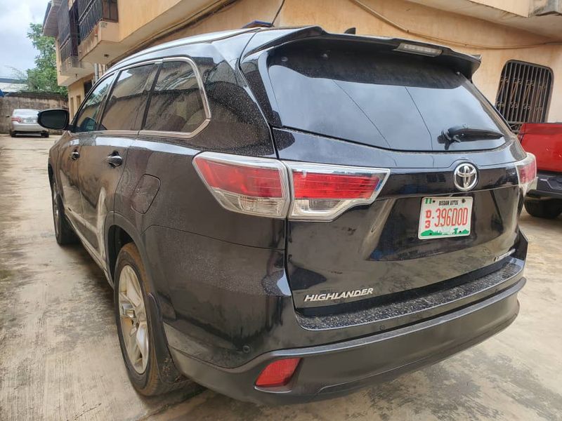 Thumbnail 2 of 2015 Toyota Highlander