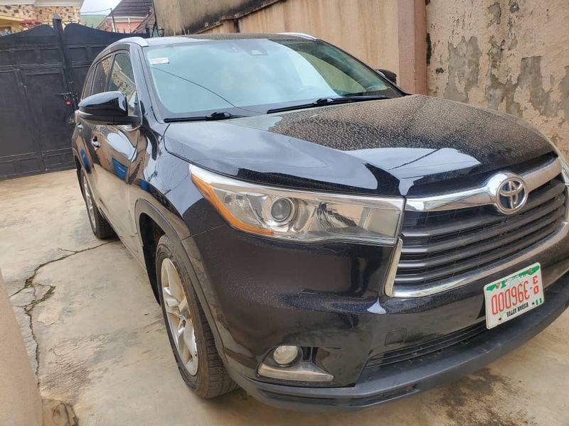 Thumbnail 5 of 2015 Toyota Highlander